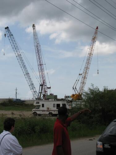 Cranes repairing 17th St canal